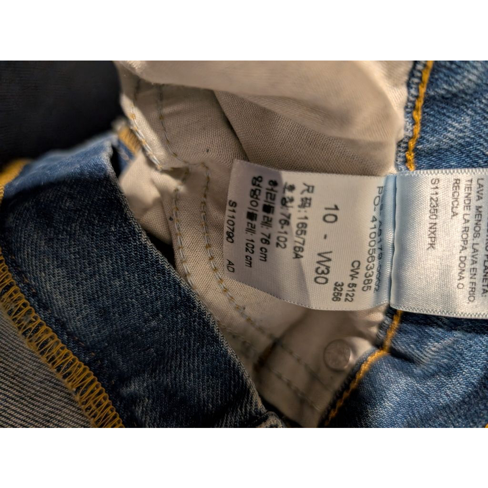 NWOT Women's Levi Strauss Jeans, Size 10/30, Blue - Picture 9 of 9